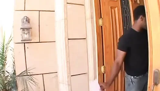 Büyük zenci için seksi kızlar!