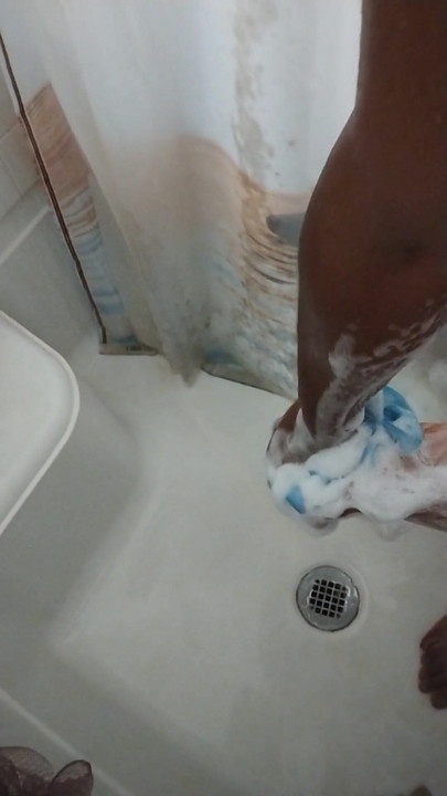 Mitchell Clayton aka Chef Clayton aka Mr. Majic. Clean Dirty Fresh Shower. | Clip 1