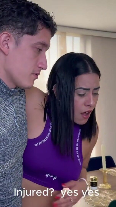 Nezaboravan trenutak iz filma "Štreberskog tipa u parku pokupi zaobljena kolumbijska MILF: njihov intenzivan seks kod kuće je"