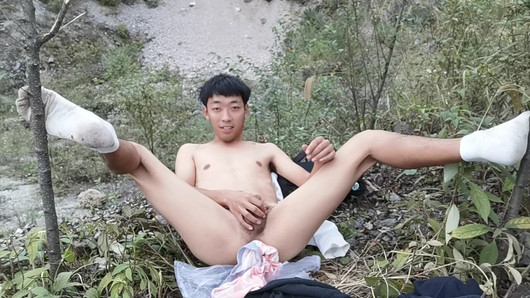 Chico asiático china montaña top al aire libre masturbando chicos amateur lindo adolescente