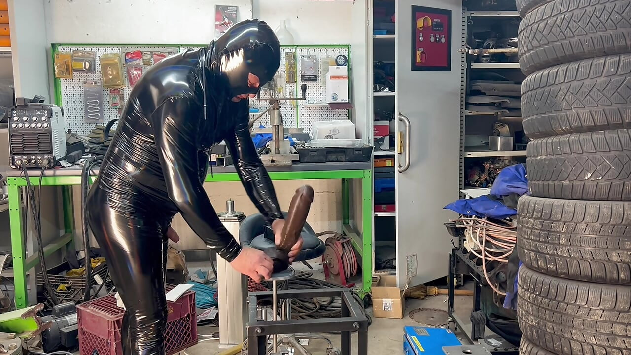 Garage Gimp Fucking machine Bam Dildo + 7.6 cm 40cm Long monster