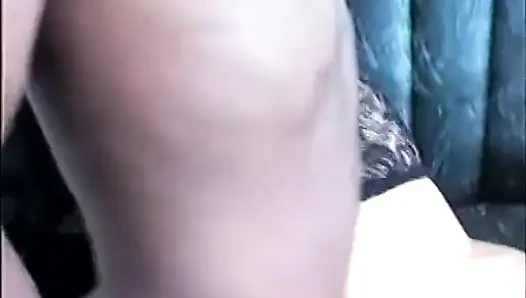 Büyük memeli sarışın büyük siyah yarakla sikiliyor ve dölleniyor