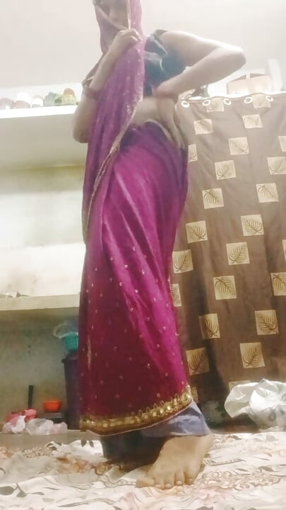 Urvashi Rani saree phnke masti krte krte apne devar ke sath