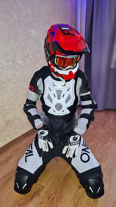 I Put on My Boyfriend's Mxgear, Cum Twice