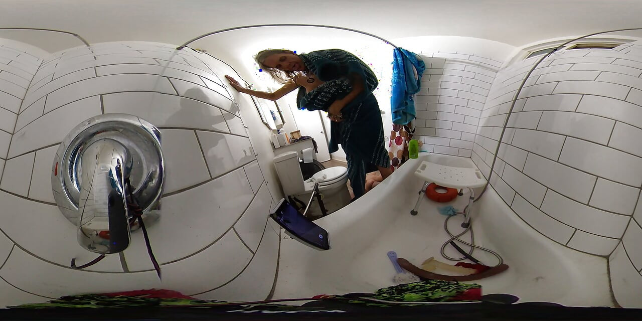LizzyYum VR JULY 2026 bathing masturbation #66
