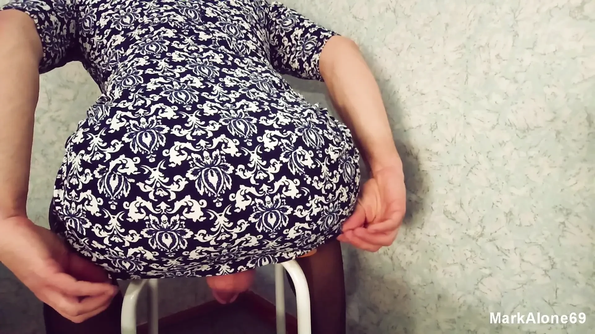 Gadis banci lagi asik mainin pantatnya