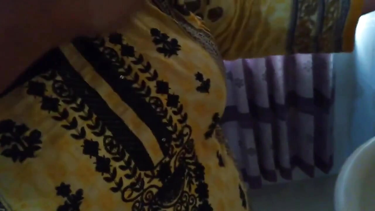 Pakistani Stepaunty Fucked by Neighbor Hot Guy When She Was Ready for Go to Meet with Her Ex Boyfriend