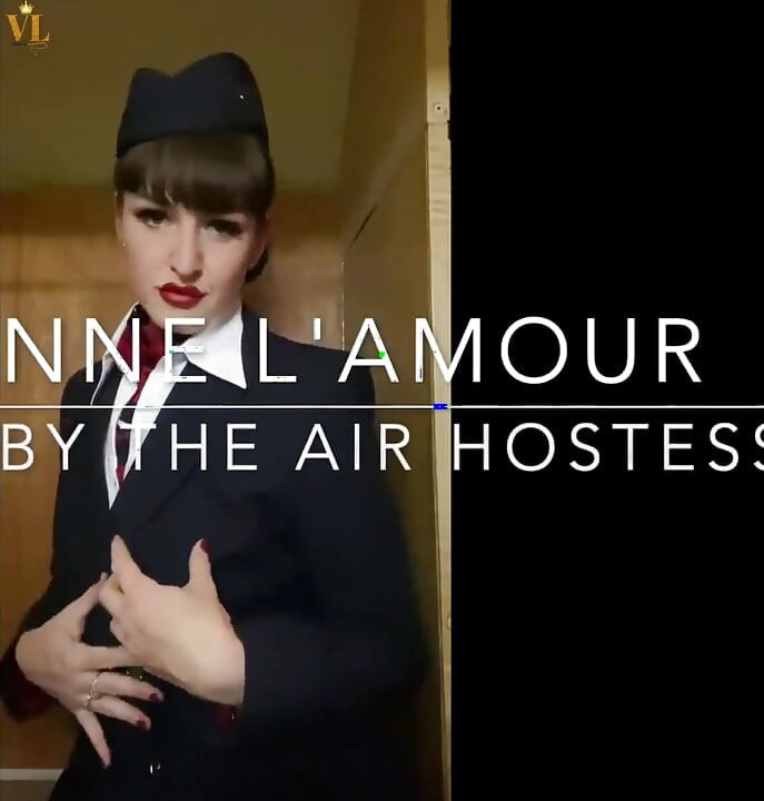 Vivienne L'Amour - 공중 여주인에게 따먹히다 - 가상 섹스 POV
