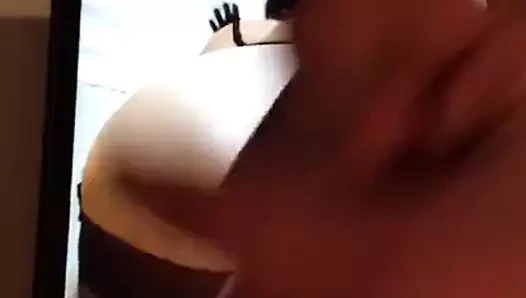 Auf den dicken Arsch gespritzt