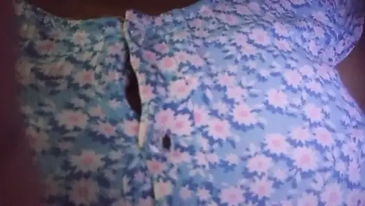 Шри-Ланкийская Энн в LustLove с мастурбацией в ванной комнате и кровати, мокрая киска и сочные сиськи