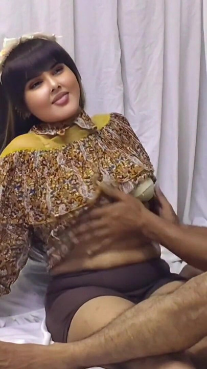 Super Cute Husband and Wife Dinner Romantic Feeding Session Exclusive | Clip 1
