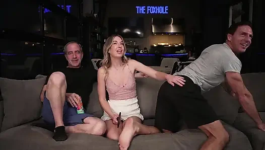 Pertunjukan live cewek hot rambut pirang dan silver fox dan dom cruse