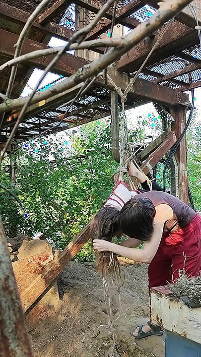 Prințesa Shibari iese afară