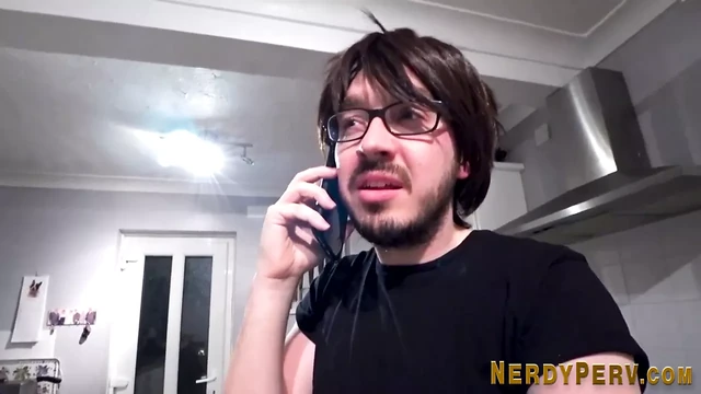 Leeds geek’s cock bounced on by chubby Brit