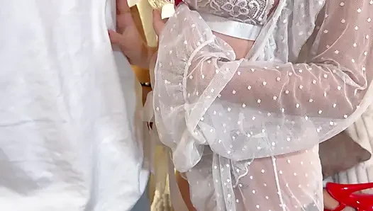 Saya Menunjukkan Pakaian Dalam Baru Saya Kepada Kakak Tiri Saya Dan Bajingan Menjadi Sangat Panas Sehingga Dia Akhirnya Meniduri Saya Dan Bercinta Di Vagina Merah Muda Saya