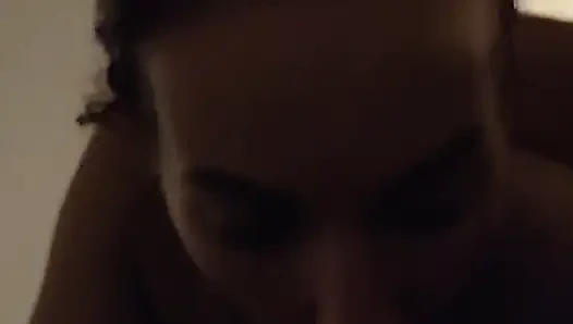 Ateşli Sırp Orta Yaşlı Seksi Kadın Molada Sikimi Emiyor