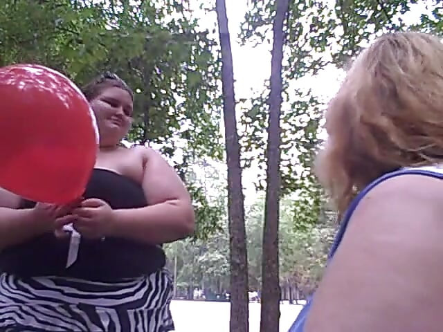 Bbw outdoor balloon blow up and pop