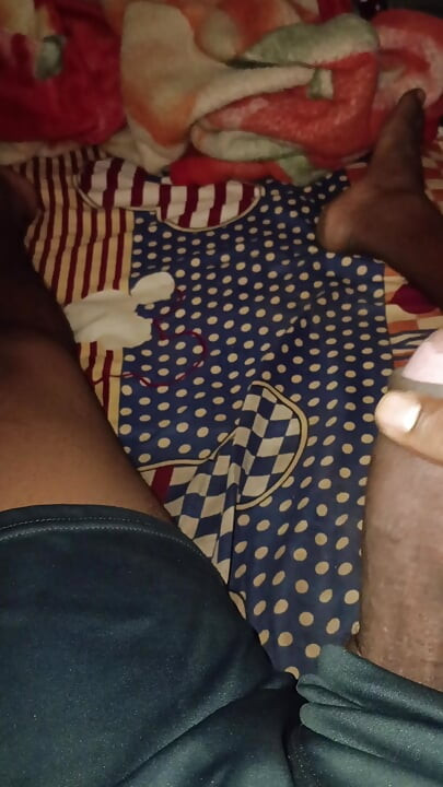 I enjoyed masturbation for the first time by watching a desi blue movie on my mobile.
