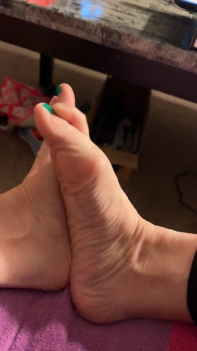 Feet some men love 💕 sexy feet