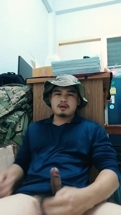 Memorable moment from "Dhabi returns from work swiping Xiao"