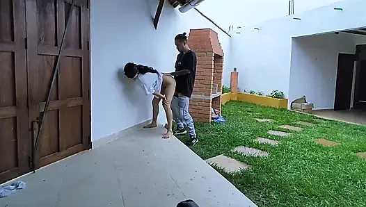 Ich kam auf einer reise an und meine frau begrüßt mich sehr geil
