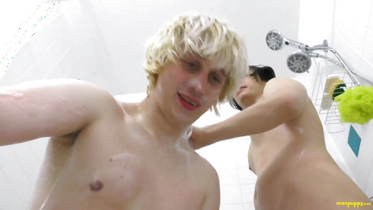 2 Young Giants in the Shower