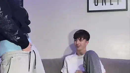 Twinks birbirlerini emiyor