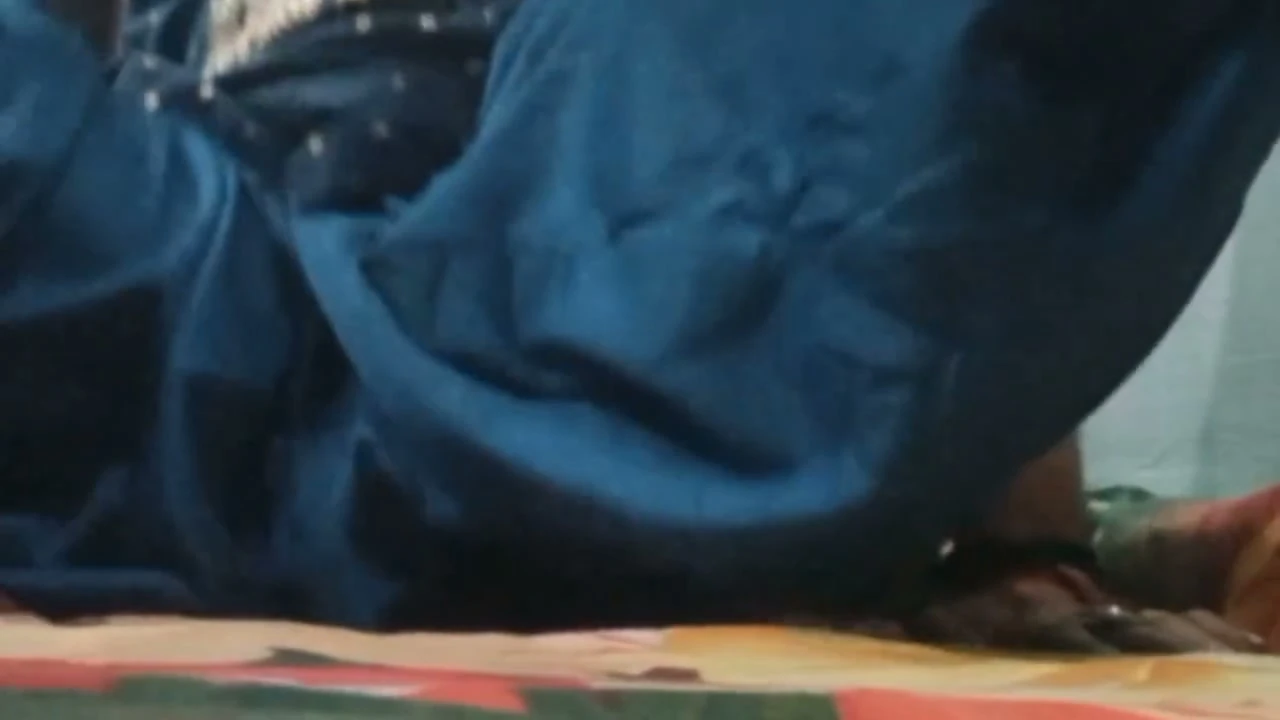 Hintli travesti trans (transeksüel) göt sikişi kendini sikiyor