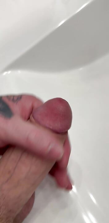 Cum shot- shooting load