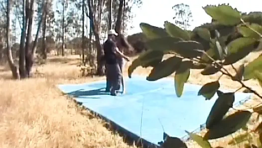 Милую французскую крошку забрызгали кончой после траха на улице