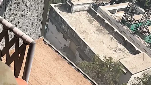 Nahaufnahme Öffentliche riskante heiße indische bengalische desi bhabhi wird auf einem hotel-balkon in Mumbai gefickt