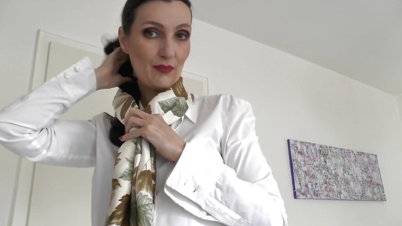 Επίδειξη μόδας μεταξωτού κασκόλ, JOI, Lady Victoria Valente