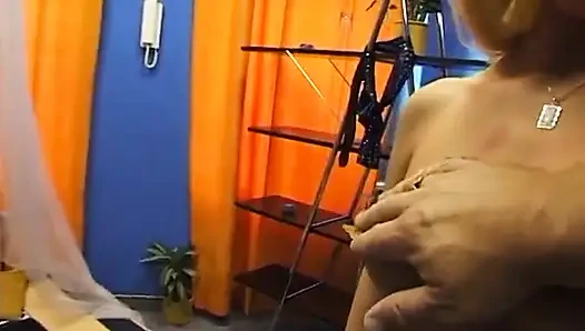 Pirang meraba lubang cintanya