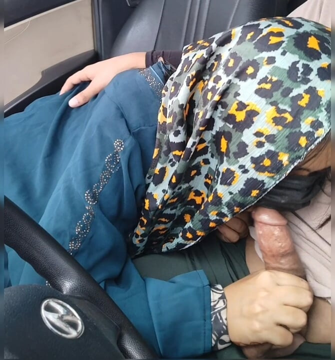 Jebao sam se s prijateljem muslimanom u autu - HD PORNO