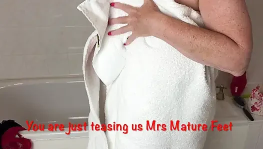 Dressing after a shower sexy red undies 472