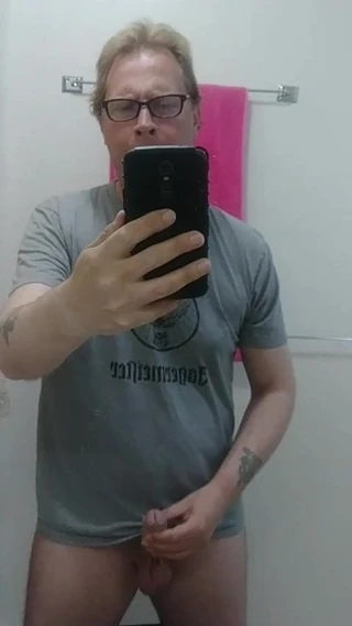 Banyo aynasında kenar