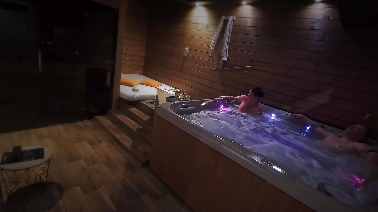 Vrući besplatni seks s debeljuškastom MILF Dada Deville