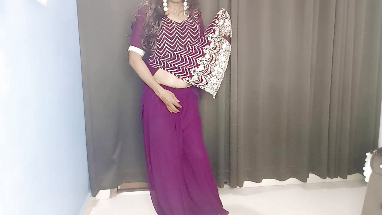 Hot Indian dress wearing lehnga and tit bra panty and