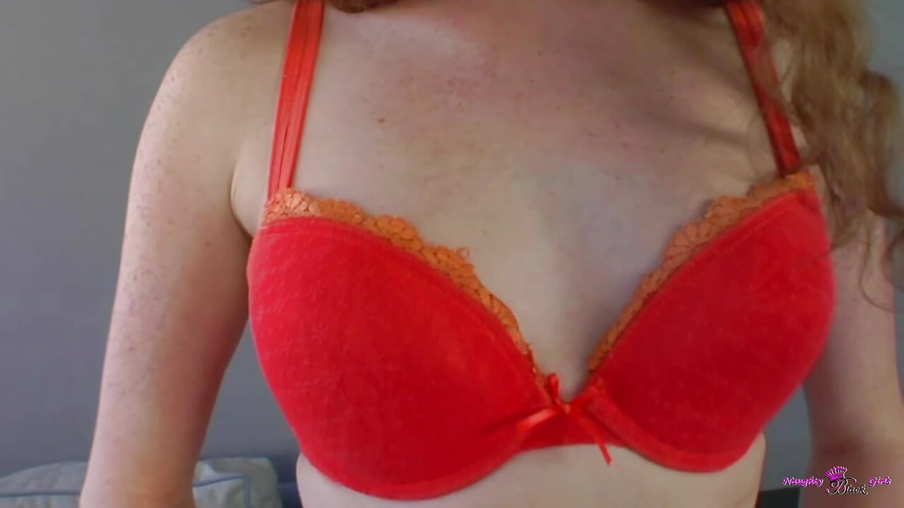 When This Black Dude Was Cumming on This Bitchs Face He Was Very Fucking Loud