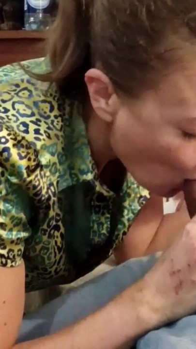 2516tec_02 - französische amateurin, bekleideter sex, Satin-dessous, Zungenanal, blowjob, abspritzen | Clip 1