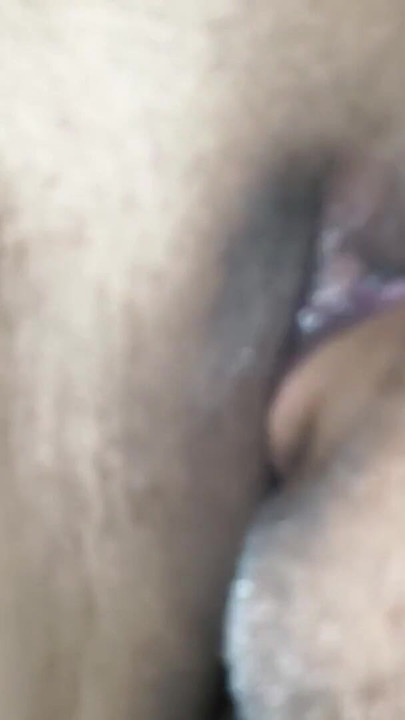 เลียหีโคลสอัพและเย็ดอย่างมันส์กับลูกพี่ลูกน้องสาว | คลิป 1