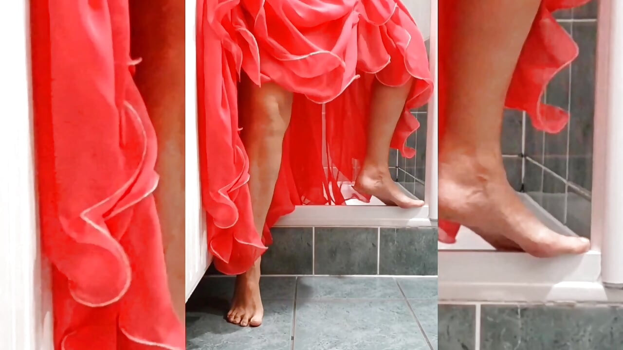 Mogen blond fru njuter av sex efter promenaden