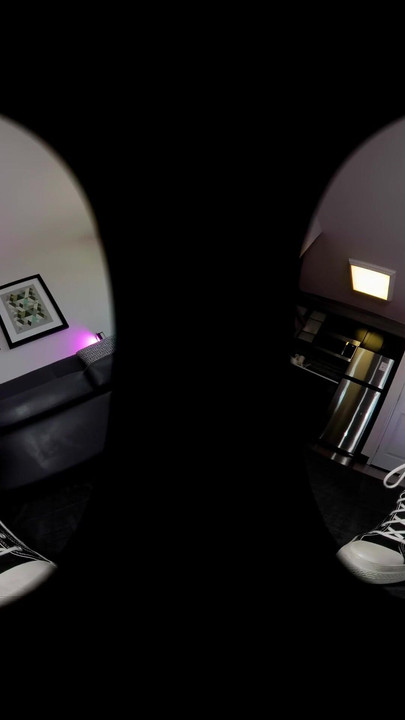 Vr180 巨大娘カエラの汗だくの罠