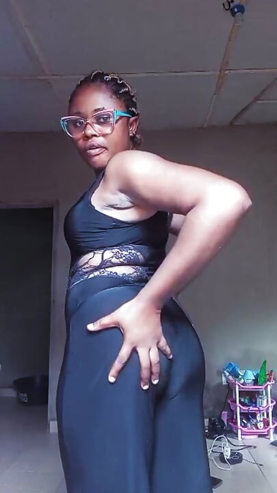 Nigeriansk tjej som sprutar på livestreamen