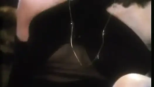 Seksi kıllı amcık yalıyor büyük yarak emiyor... ağzına boşalma