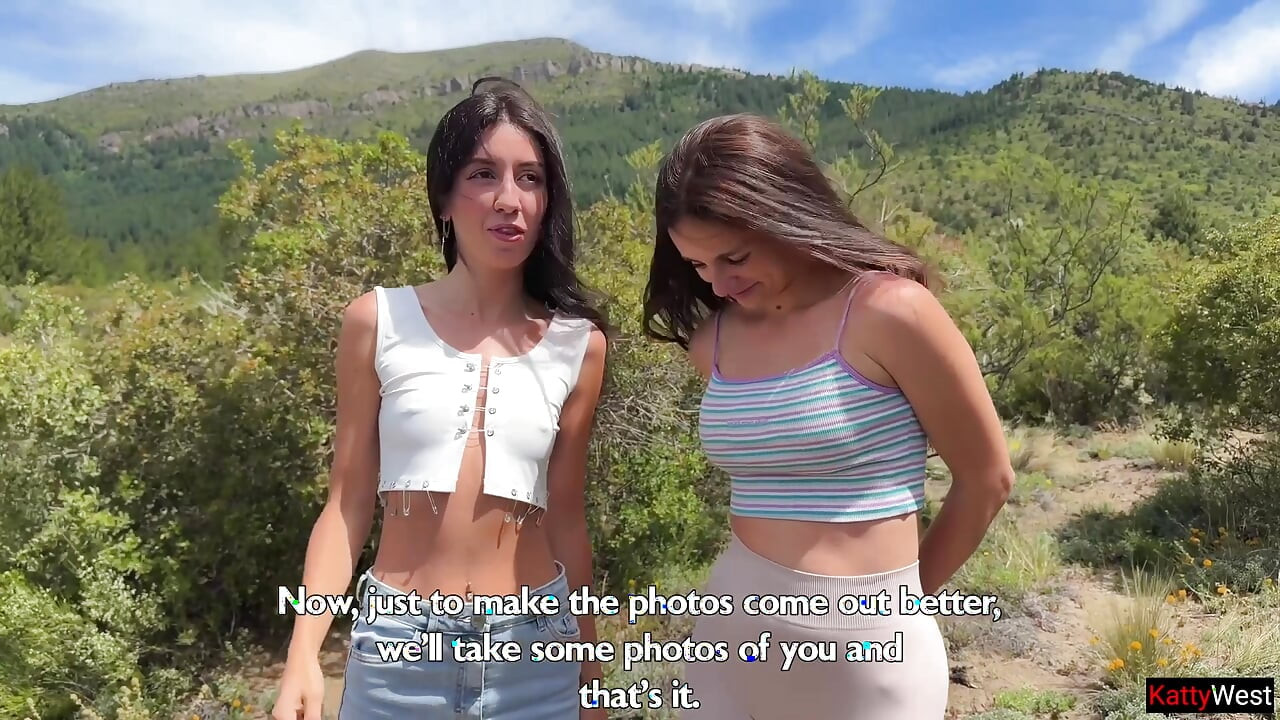 Tourists Accidentally Flashed Their Pussies to Strangers and Got Fucked in Nature