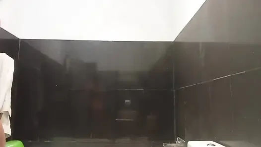 Julia bloom si cewek semok latina lagi asik pamer tubuh bahenolnya sambil pamer tubuh bahenolnya sampai orgasme