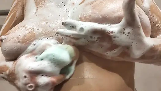 Эй сводный брат, посмотри на мои сиськи в душе и позволь мне прикоснуться к твоему хую