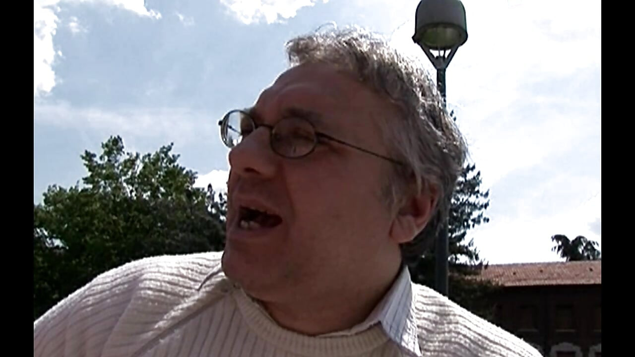 Seksi genç kız kötü üvey babası tarafından sert sikiliyor