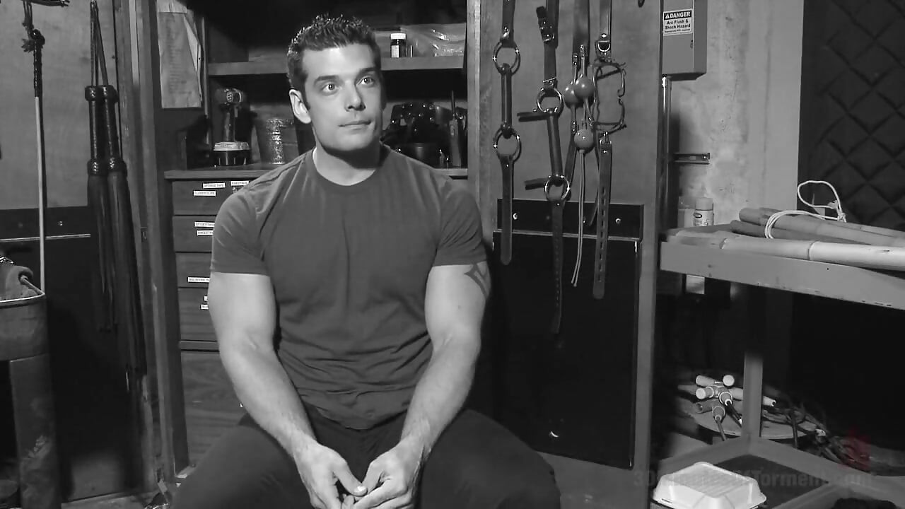 Neobrezani bodybuilder - Zid - Jama - Bambusov vrt